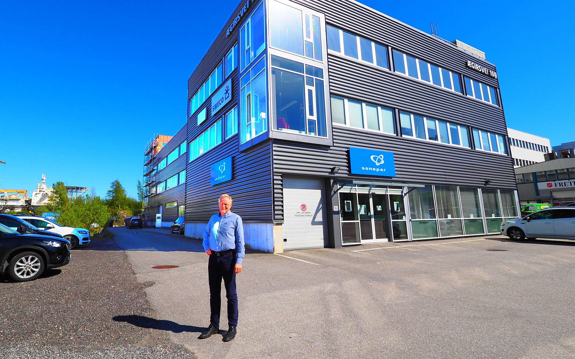 Øystein Østerhus foran bygget i Ægirsvei i næringsområdet på Lund I Kristiansand.